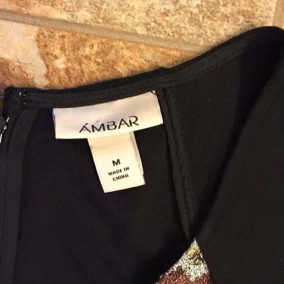 Ladies Ambar Metallic Dress - Picture 5 of 9